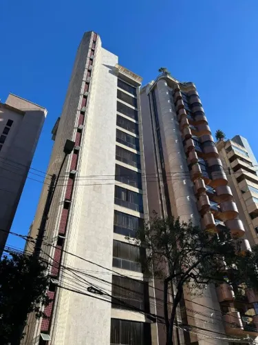Excelente 4 quartos a poucos passos do Minas