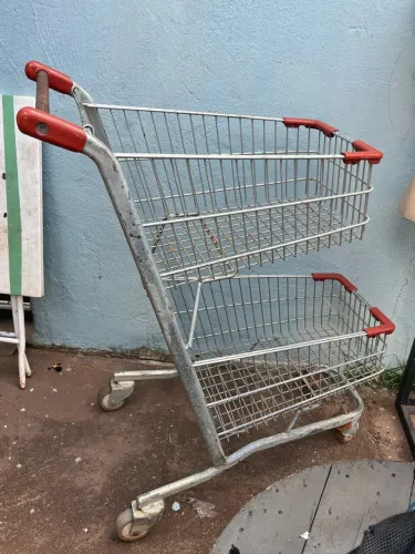 VENDE-SE CARRINHOS DE COMPRAS PARA MERCADO
