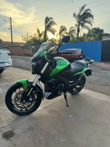 Vende-se Bajaj ou troca moto para exigente 