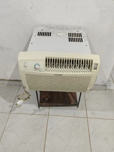Ar condicionado Consul 7.500 BTUS funcionando perfeitamente gelando muito bem manutenção 