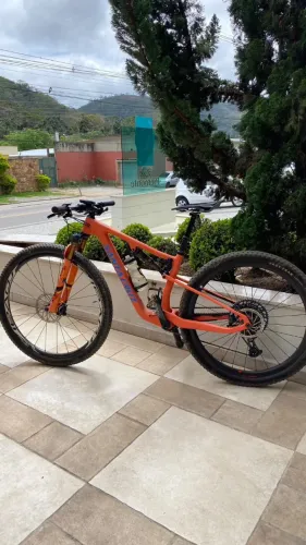 Bicicleta Santa Cruz Blur CC com medidor de potência SRM