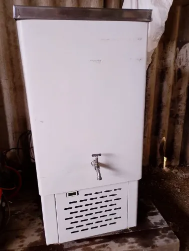 Vendo si um dosador de água 