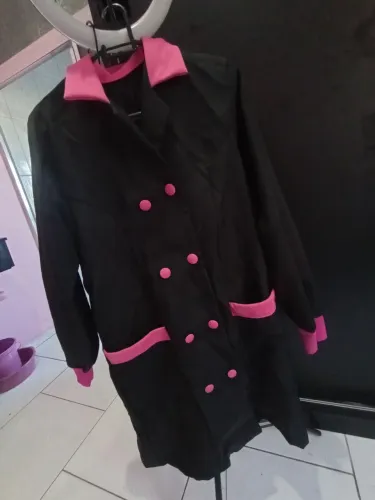 Jaleco preto e rosa