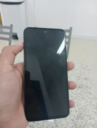 A54 5G com pequenos detalhes, mas semi novo
