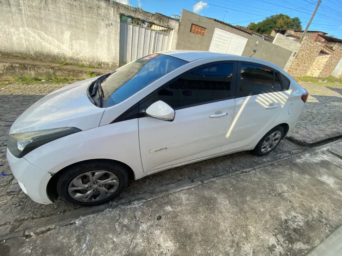 Hyundai HB20S C.plus/c.style1.0 Flex 12V Mec. 4P 2019