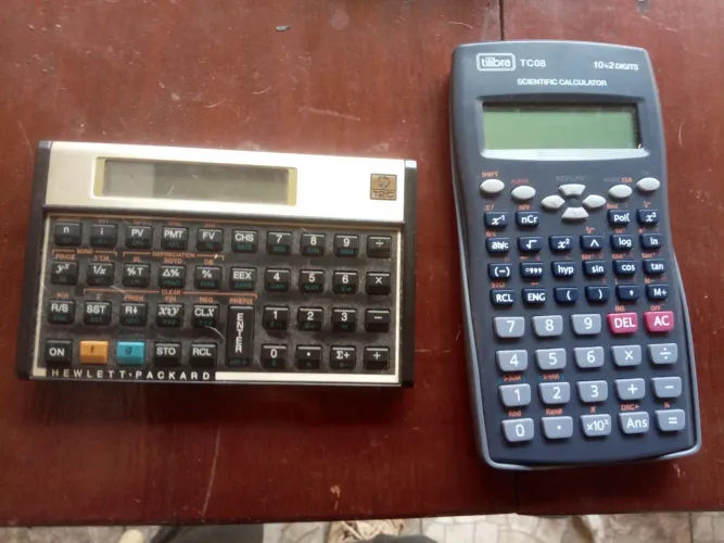 Calculadoras científicas HP e Tilibra