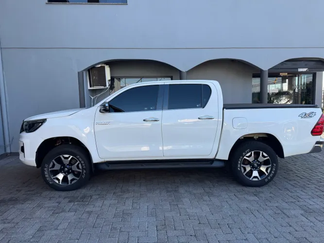 Toyota Hilux CD SRX 4X4 2.8 TDI 16V Diesel Aut. 2019