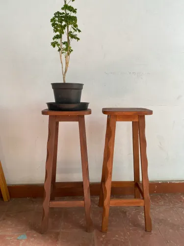 Banqueta suporte de planta ? 73cm de altura