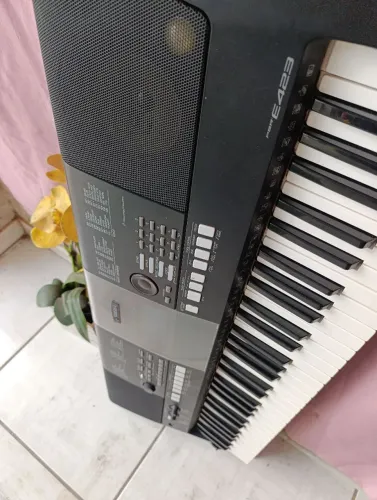 Teclados Yamaha PSR 423 já progamado ritmos atuais