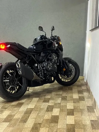 Honda CB1000r Black Edition 2023 -Apenas 3.500 (impecável)