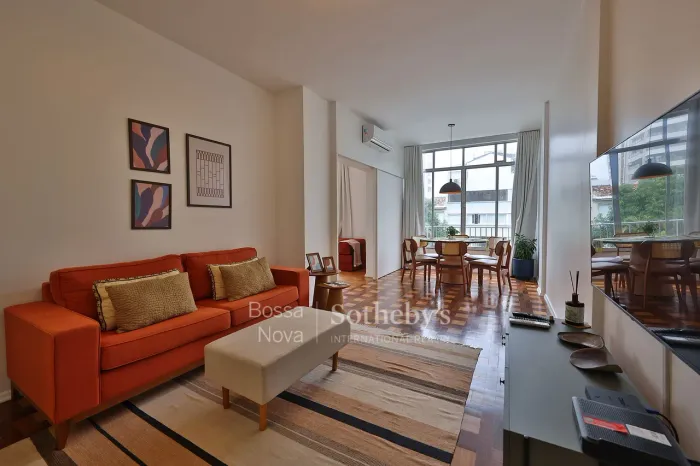 Apartamento reformado próximo a Praia de Ipanema