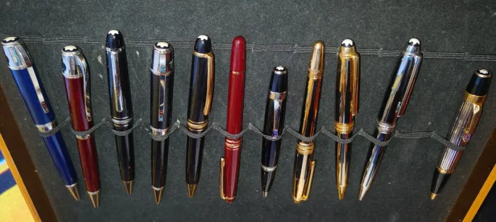 Canetas recarregáveis Mont Blanc cor preta 90,00