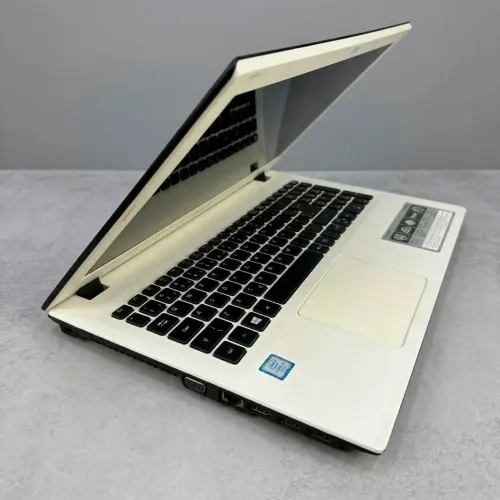 Acer E15 E5-574-50LD - Processador i5, 8g ram e SSD 512gb e Hd 1tb