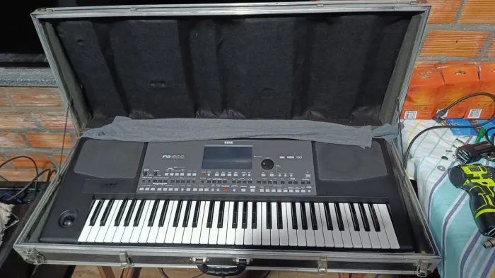 Teclado korg pa600