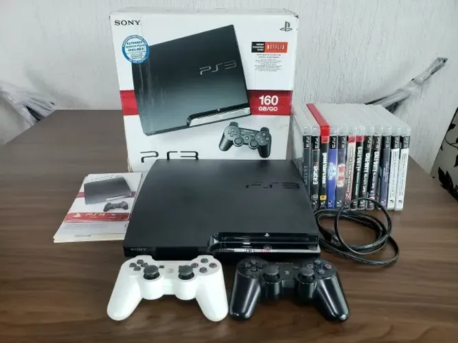 Playstation 3 slim travado com 2 controles e 12 jogos