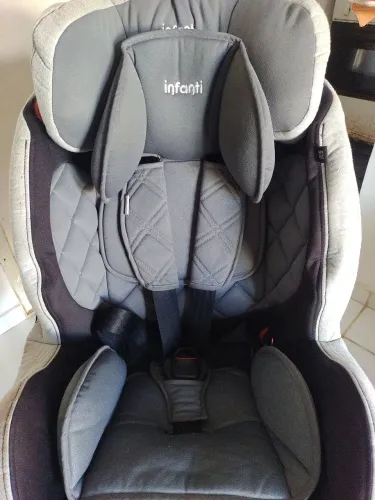 Cadeira infantil automotiva