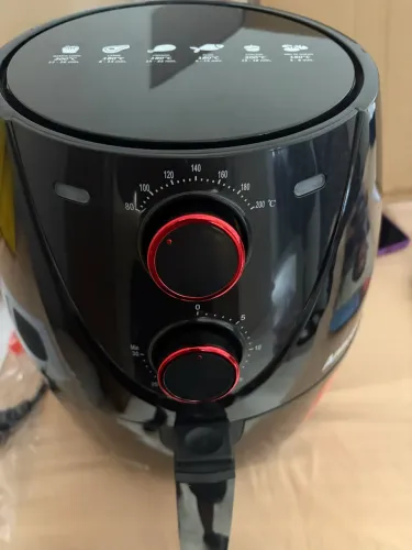 Vende-se fritadeira nova da amvox 220V