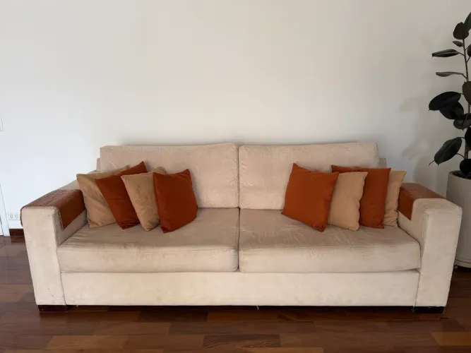 Sofá 3 lugares 2,40cm