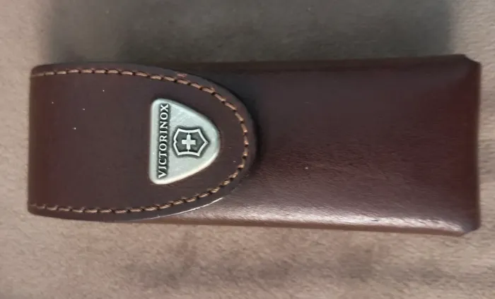 Bainha grande de couro pra swisstol victorinox spirit