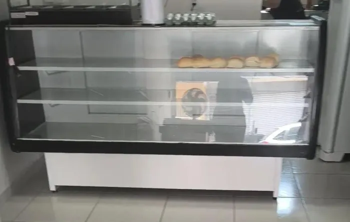 Expositor para Pães e Bolos