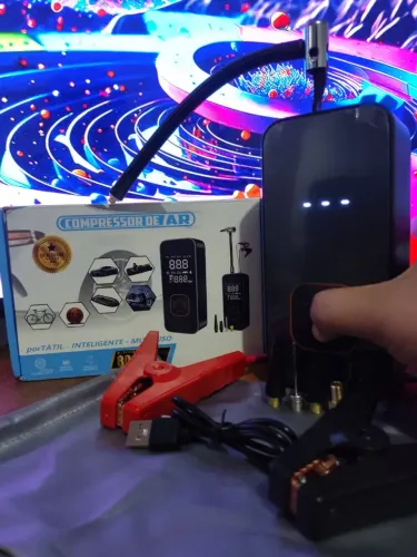 Auxiliar de Partida + Compressor de Pneu Portátil 4 em 1.