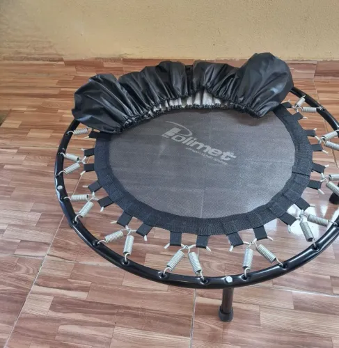 ESTÁ A VENDA ESSE TRANPOLIN PARA EXERCÍCIOS E ESTEIRA ELETRICA SEMINOVA