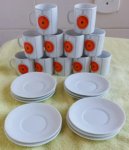 Conjunto 11 xícaras e pires café em porcelana Medaillon Renner e/ou porta sachê de chá e/o