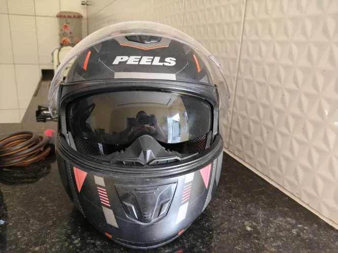Capacete peels 