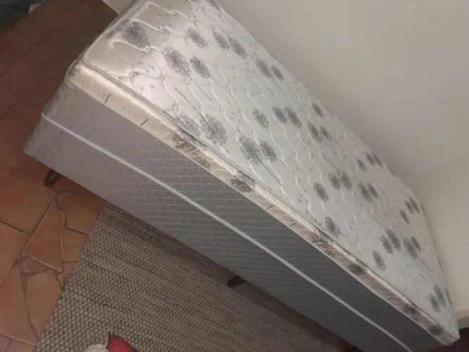 Vende-se cama de solteiro conjugada 