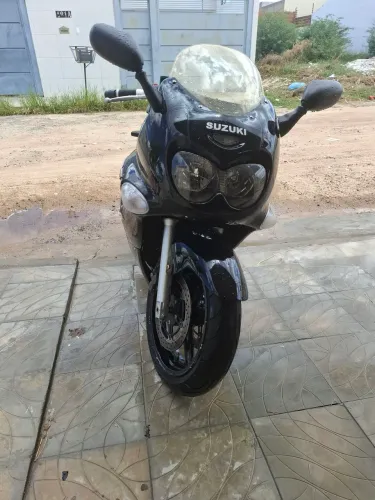 Suzuki gsx 750 F moto muito conservada encontra-se em Petrolina !