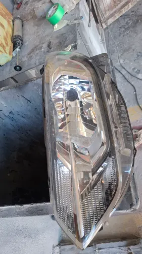 Farol esquerdo spin 2022 , 2023 bem conservado original