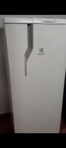 Geladeira Eletrolux 240L