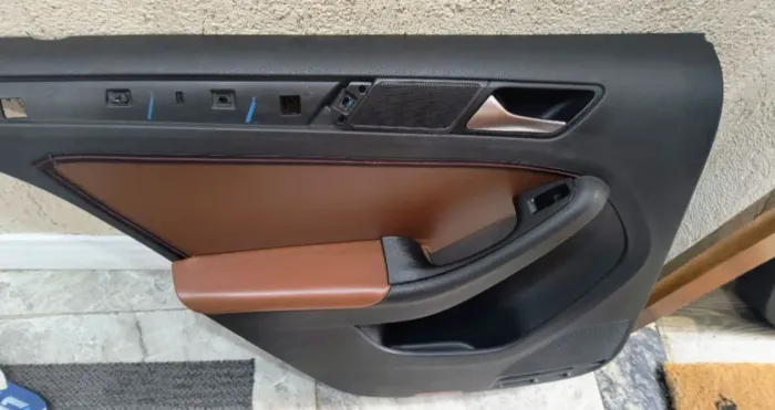 KIT INTERNO JETTA FORRO DE PORTA+ PORTA LUVA+ CONSOLE CENTRAL 
