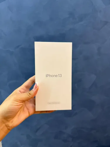 IPhone 13 256GB (CPO) R$ 3.299,00 a vista parcelamos em ate 18x nos cartões Preto