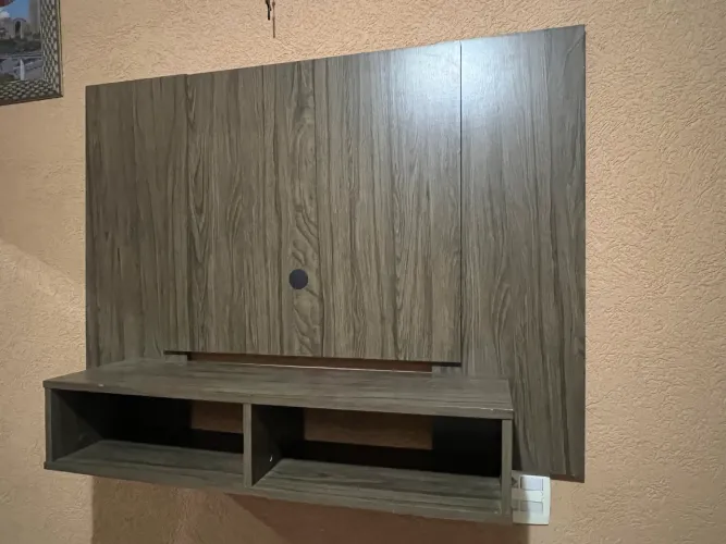 Painel suspenso com rack