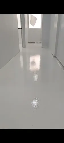 Polimento e aplicação de epóxi em pisos 