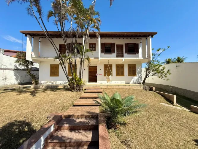Casa com 450m² à venda no melhor ponto do São Luiz