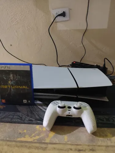 PS5 semi novo, 2 meses de uso