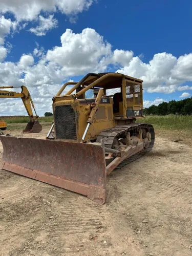 Trator de esteira D6D