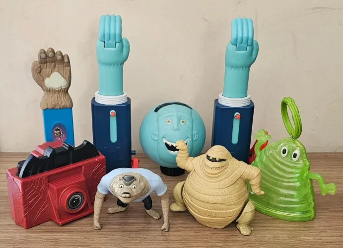 Brinquedos Bonecos da coleção Hotel Transylvania do Mc Donald's Lote com oito