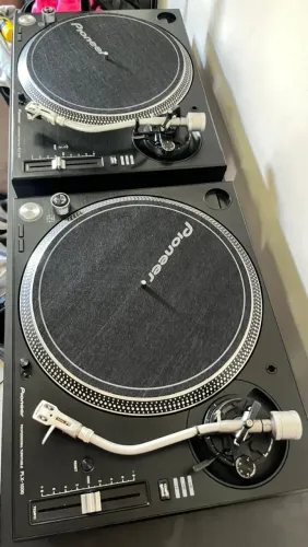 Par de Toca Discos Pioneer PLX 1000 + Agulha Shure N447