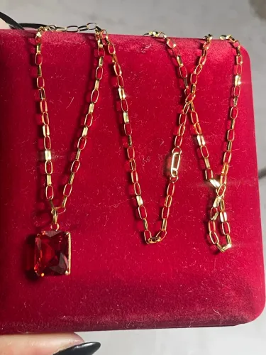 Cordão de ouro com pingente