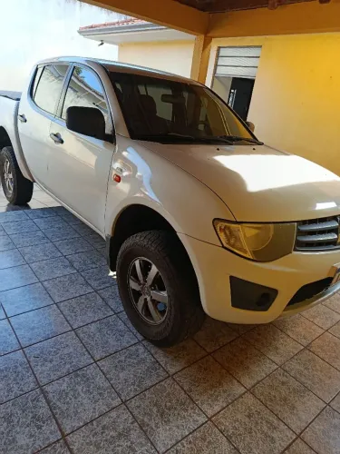 Mitsubishi L200 Triton HPE 3.2 CD TB Int.diesel MEC 2013