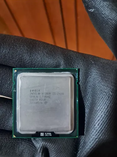 XEON 6 NÚCLEOS E5 2420 V2