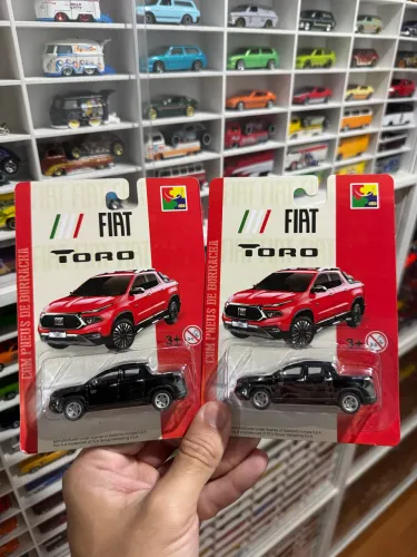 Miniatura Fiat Toro Preta CKS 1/64 Pneus de Borracha