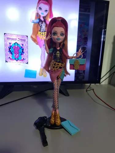 Boneca Monster High Gigi Grant New Scaremester completa / sem diário
