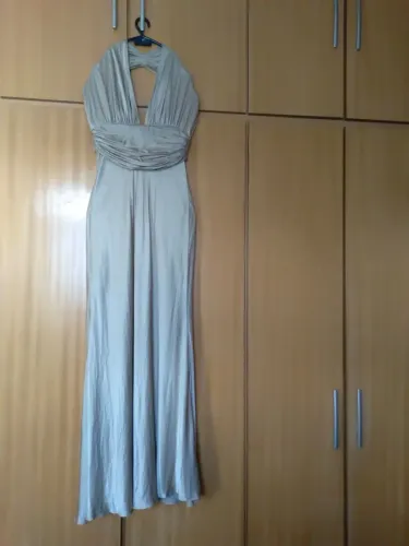 LINDO VESTIDO DE FESTA