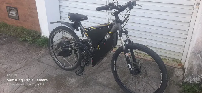 Bicicleta elétrica 1500w 60km/h 50km autonomia