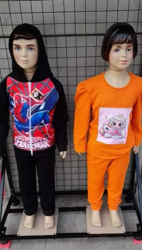 Manequim infantil