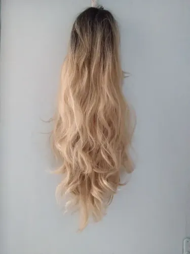 Peruca loira ondulada - pronta entrega! 70 cm